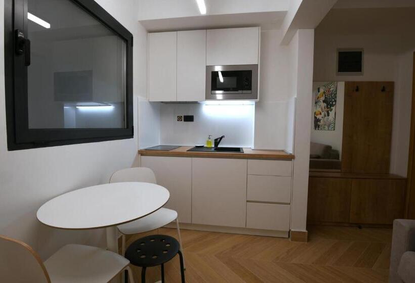 침실1개 아파트 발코니 바다 전망, Aparthotel Milenij