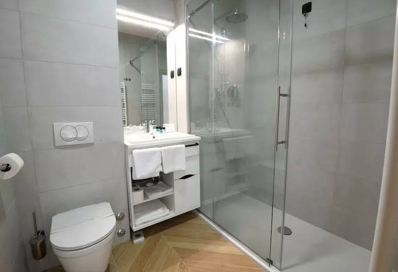 オーシャンビューバルコニー付きワンベッドルームアパートメント, Aparthotel Milenij