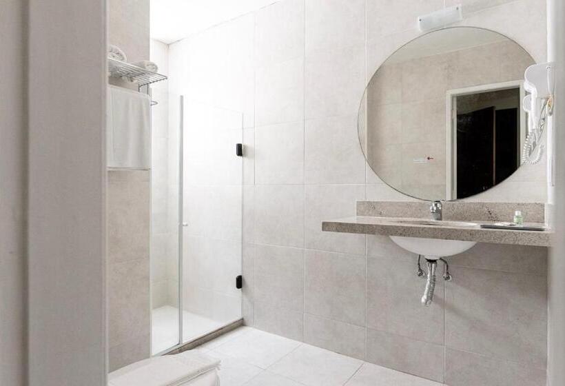 高级大房间, Fabris