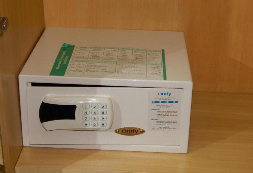 标准单人间, Frimas