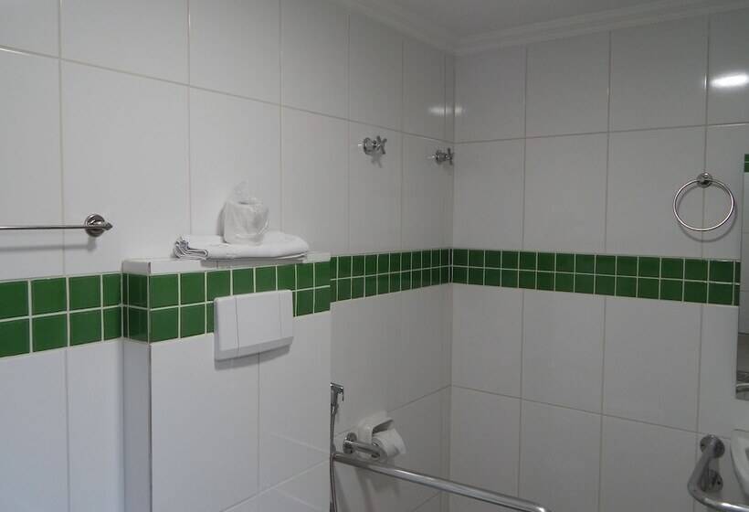 标准单人间, Frimas