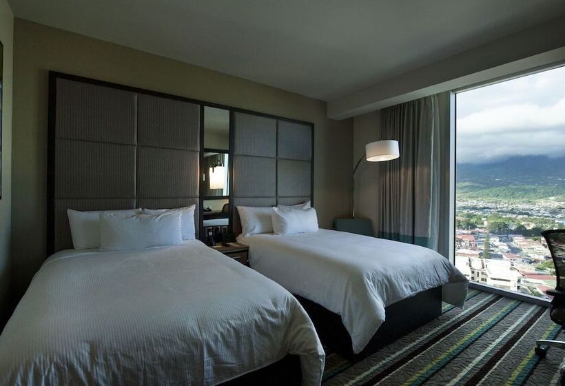 带2个双人床的标准工作室, Hilton Garden Inn San Jose La Sabana