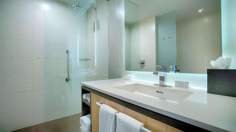 带大床的标准间, Hilton Garden Inn San Jose La Sabana