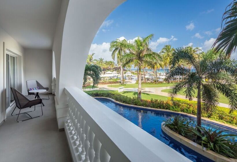 سوییت با چشم‌انداز دریا, Hyatt Ziva Rose Hall All Inclusive