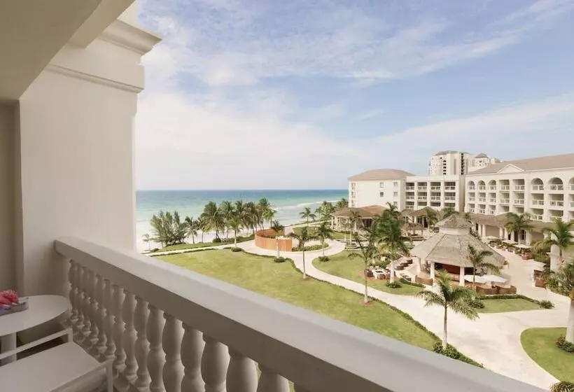 اتاق کلاب, Hyatt Ziva Rose Hall All Inclusive