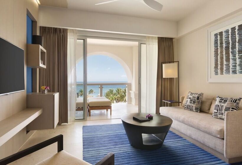 سوئیت جونیور با تخت بزرگ, Hyatt Ziva Rose Hall All Inclusive