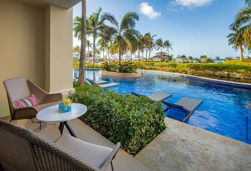 Standard swim-up room, Hyatt Ziva Rose Hall All Inclusive