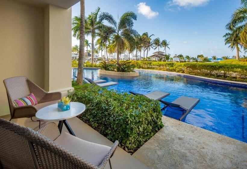 Standard swim-up room, Hyatt Ziva Rose Hall All Inclusive
