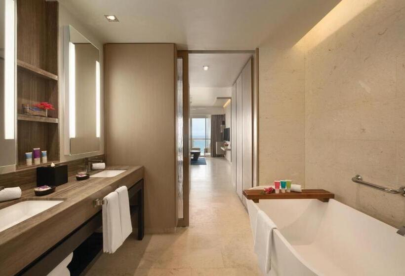 سوئیت جونیور با تخت بزرگ, Hyatt Ziva Rose Hall All Inclusive