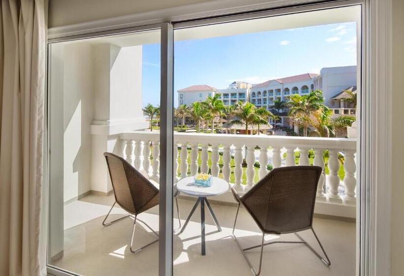 اتاق دلوکس با تخت کینگ و چشم‌انداز, Hyatt Ziva Rose Hall All Inclusive