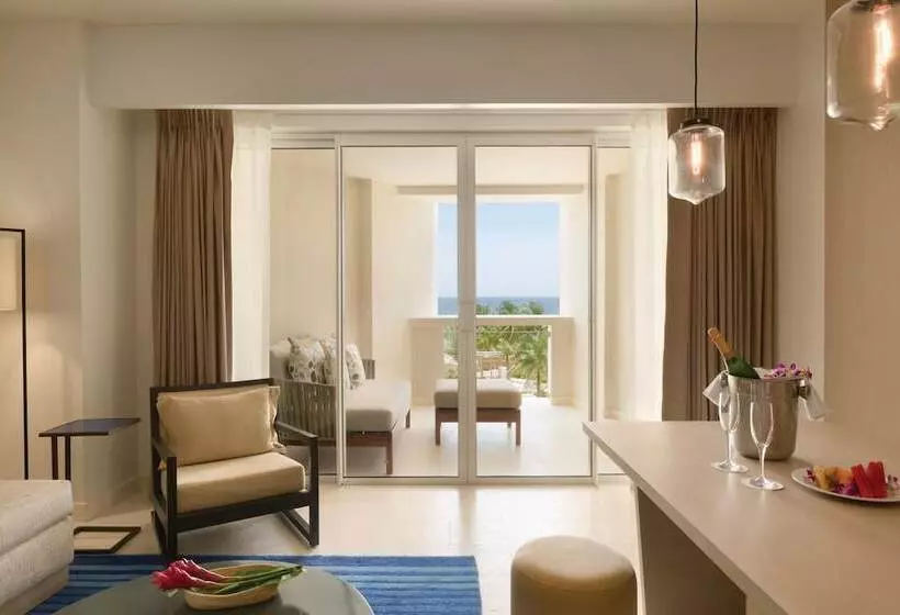 سوییت جونیور با چشم‌انداز دریا, Hyatt Ziva Rose Hall All Inclusive