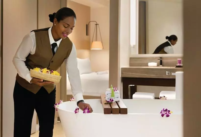 سوییت جونیور با چشم‌انداز دریا, Hyatt Ziva Rose Hall All Inclusive