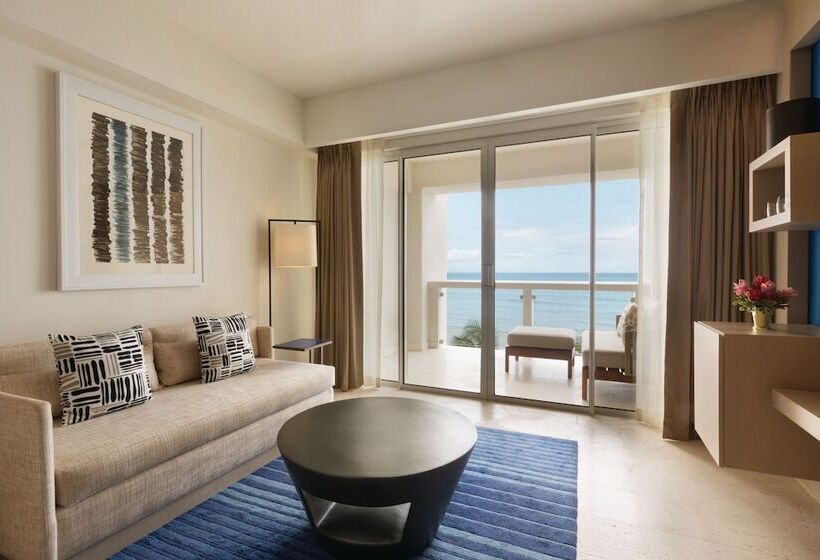 سوییت جونیور با چشم‌انداز دریا, Hyatt Ziva Rose Hall All Inclusive