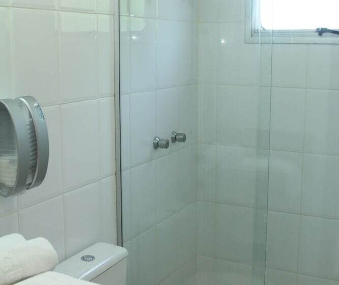 四人标准间, Jaguar