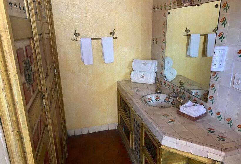 اتاق لوکس, La Joyita Cuernavaca