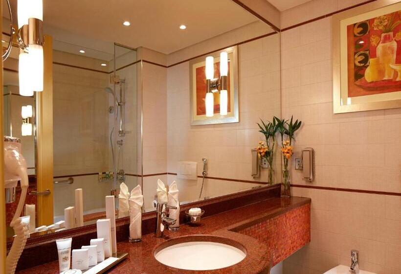 اتاق کلاب, Millennium Hotel & Convention Centre Kuwait