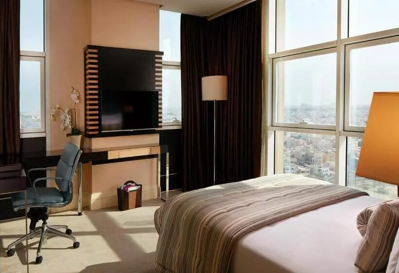 اتاق کلاب, Millennium Hotel & Convention Centre Kuwait