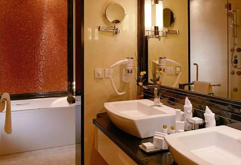 سوییت اجرایی, Millennium Hotel & Convention Centre Kuwait