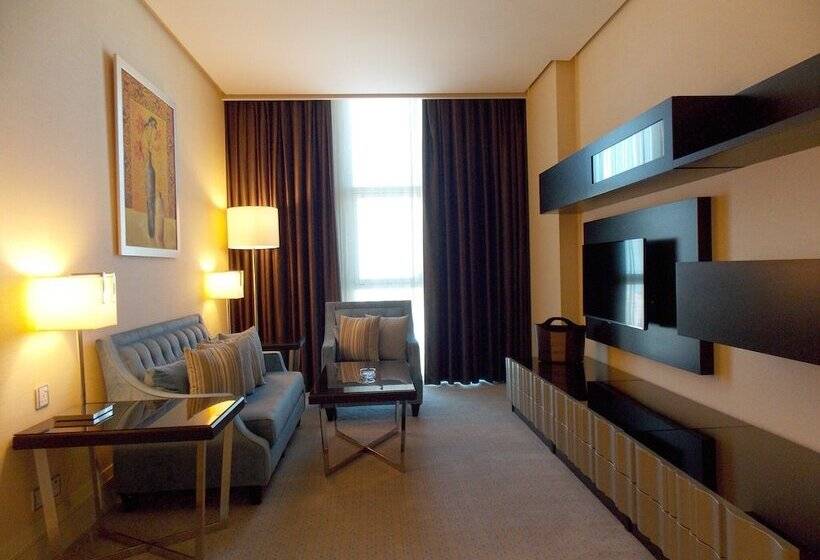 سوئیت کلاب, Millennium Hotel & Convention Centre Kuwait