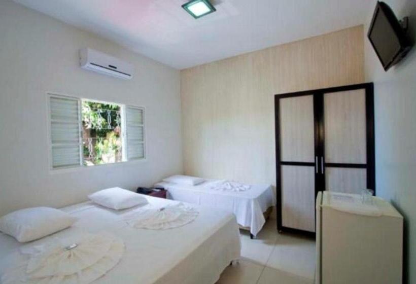 标准三人间, Pousada Calliandra