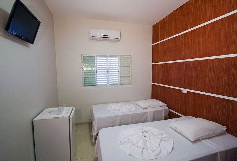 标准三人间, Pousada Calliandra