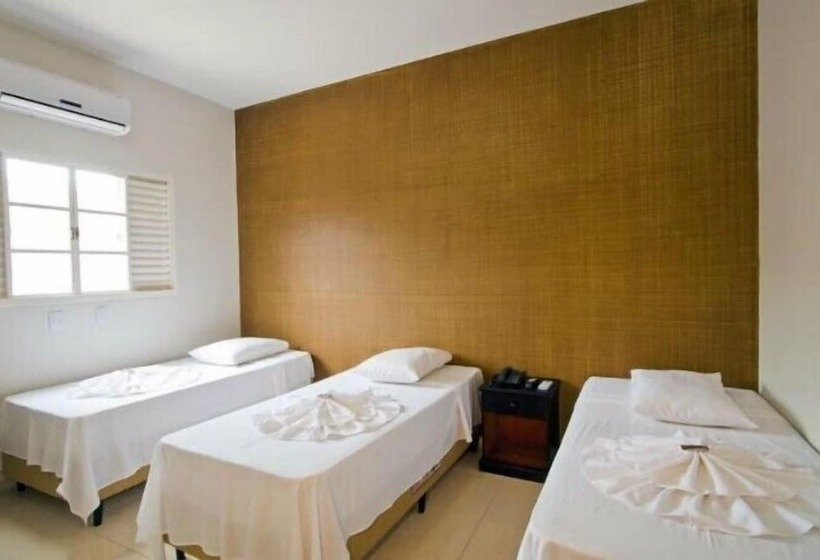 标准三人间, Pousada Calliandra