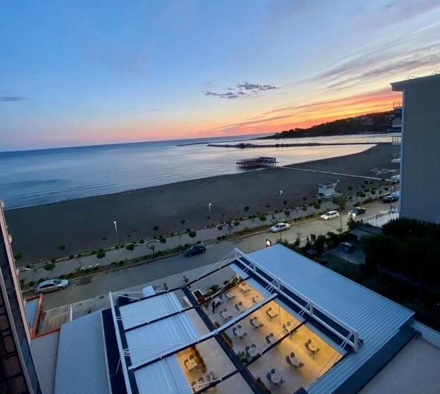 Triple Room Sea View, President