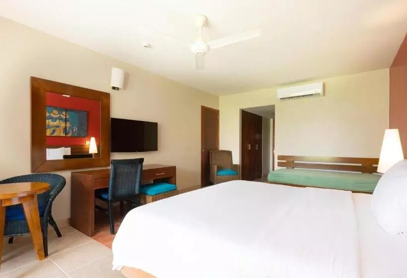 キングサイズベッドのスタンダードルーム, Royal Decameron Punta Sal   All Inclusive