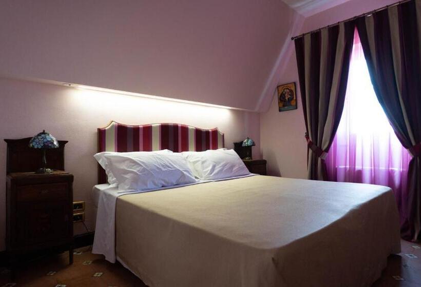 スーペリアトリプルルーム, Villa Dorata