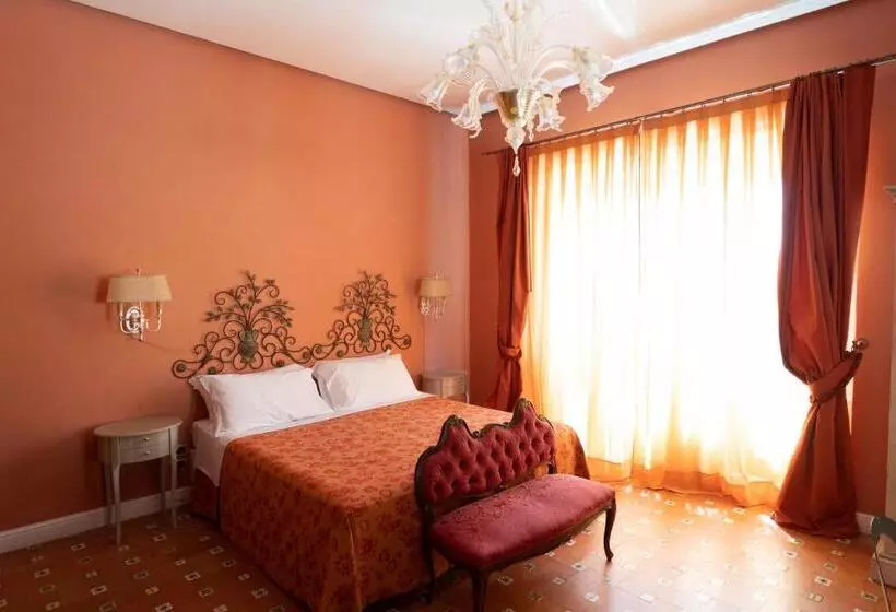اتاق لوکس, Villa Dorata