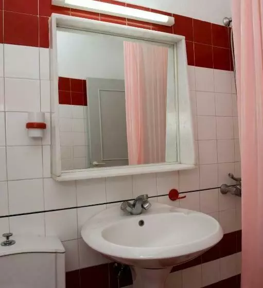 استودیوی استاندارد, Kahlua Hotel Apartments