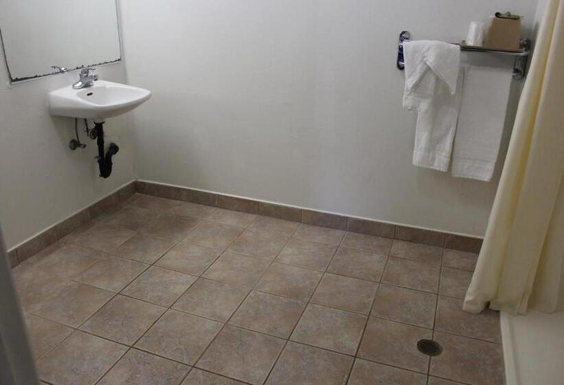 اتاق استاندارد با تخت بزرگ برای معلولان, Budget Inn Redwood City