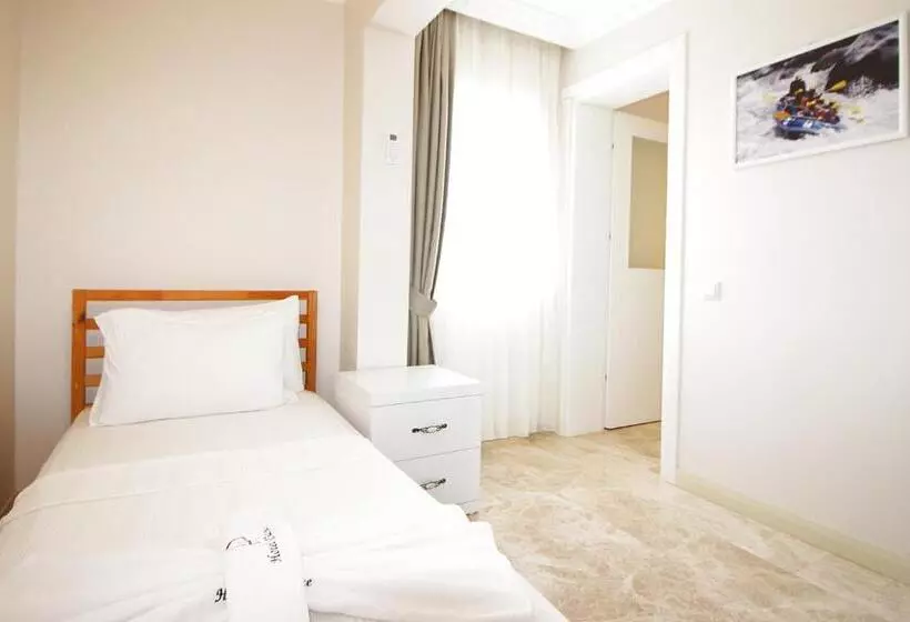 Triple Classic Room