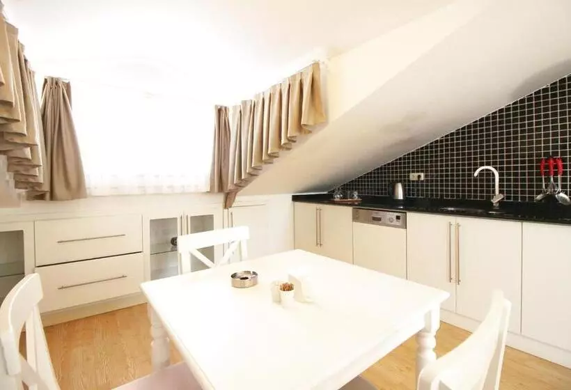 1 Bedroom Deluxe Apartment