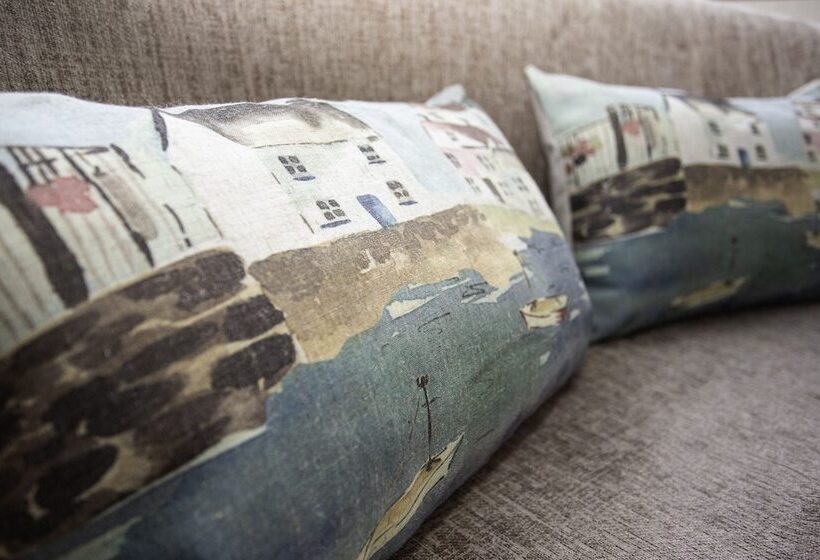 اتاق استاندارد, Mariners Guest House