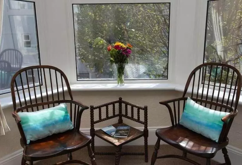 اتاق استاندارد, Mariners Guest House