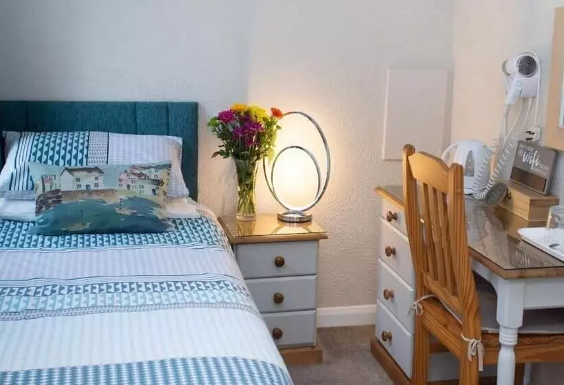 اتاق استاندارد یک نفره, Mariners Guest House