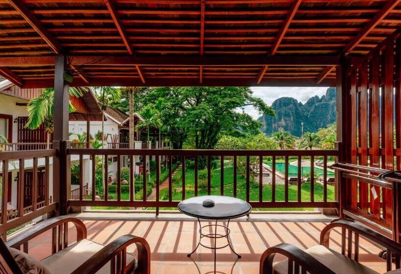 Номер Deluxe Вид на Горы, Riverside Boutique Resort, Vang Vieng