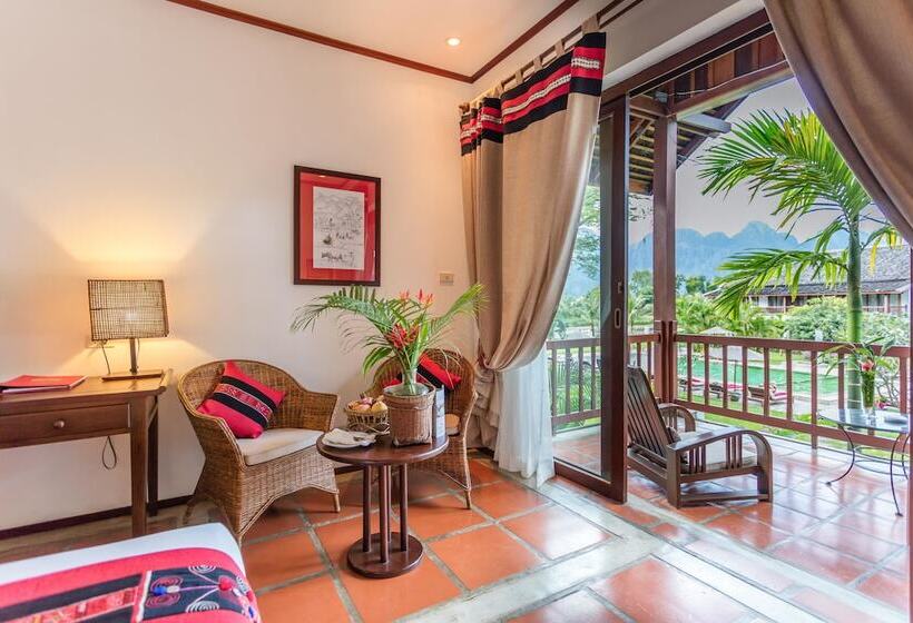 Номер Deluxe Вид на Горы, Riverside Boutique Resort, Vang Vieng