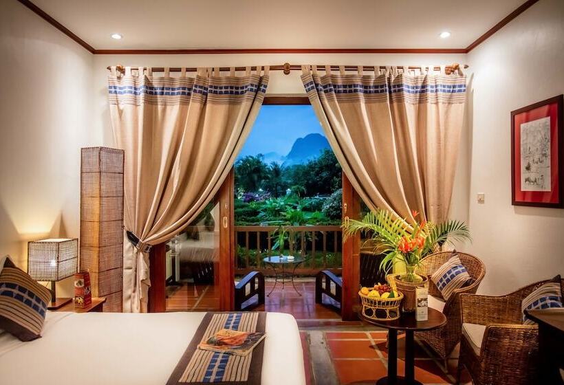 Номер Deluxe Вид на Горы, Riverside Boutique Resort, Vang Vieng