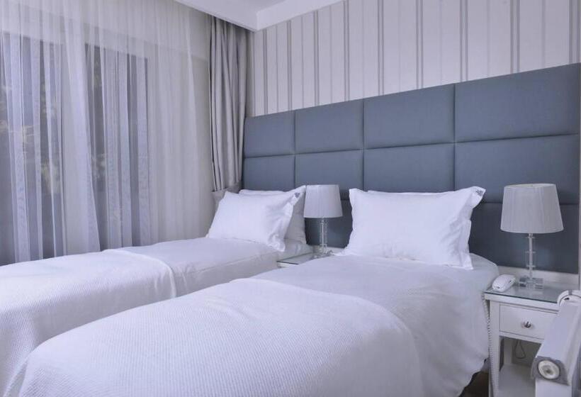 اتاق اکونومی, Ten Rooms Istanbul