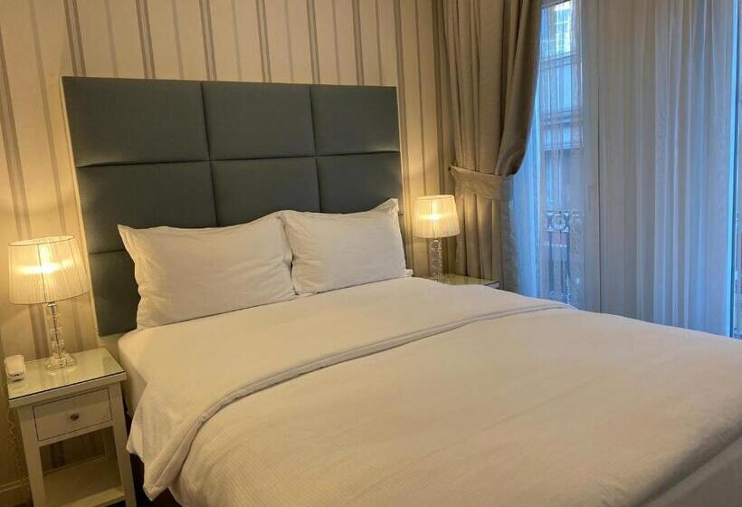 اتاق اکونومی, Ten Rooms Istanbul