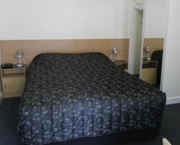 اتاق استاندارد, Clifton Motel