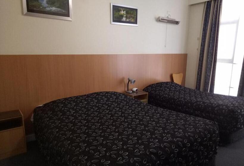 اتاق استاندارد, Clifton Motel