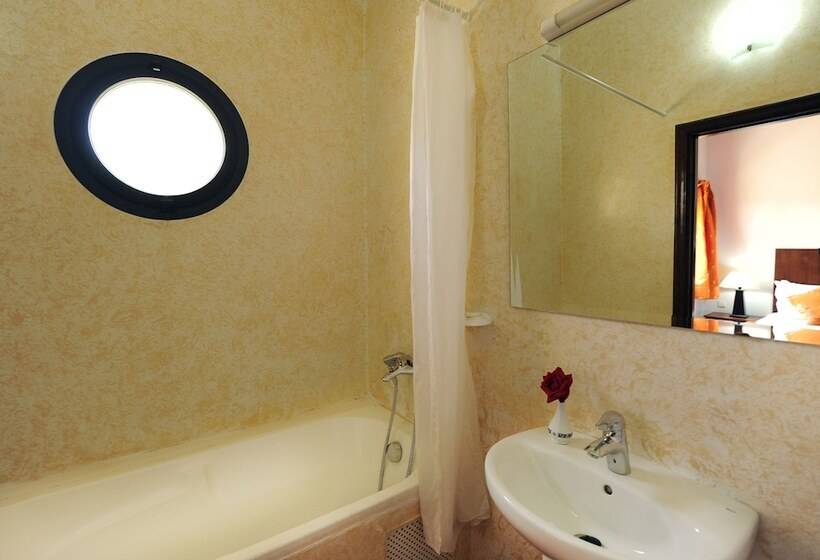 کلبه ییلاقی, Farah Inn Ifrane