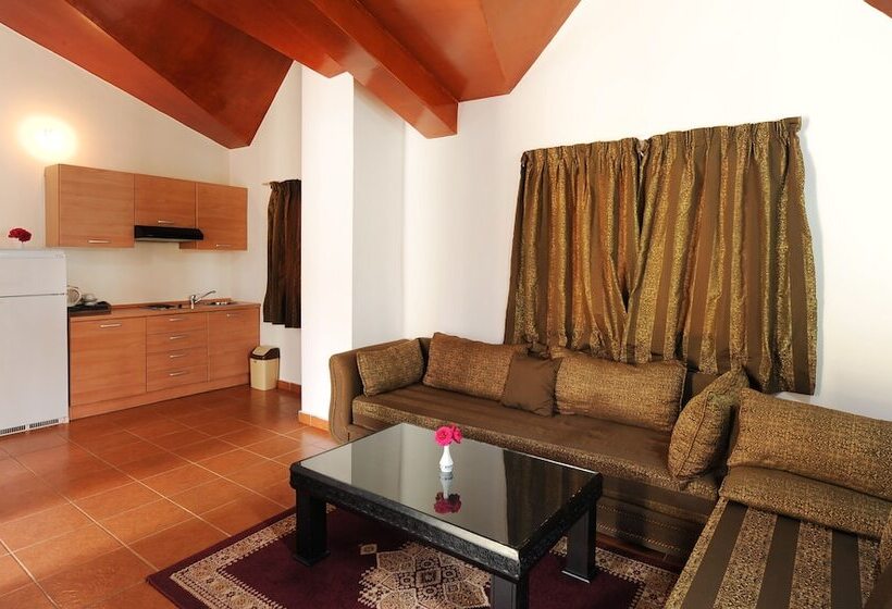 کلبه ییلاقی, Farah Inn Ifrane