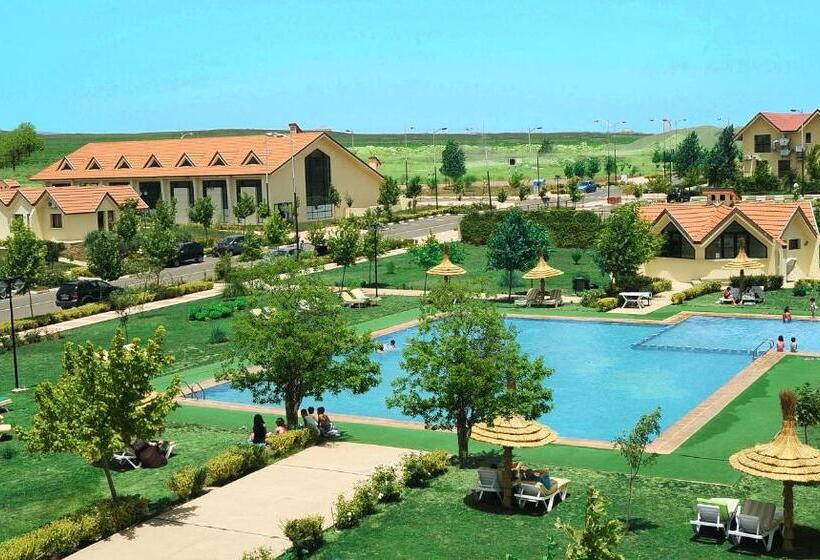 کلبه ییلاقی, Farah Inn Ifrane