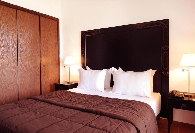 کلبه ییلاقی, Farah Inn Ifrane