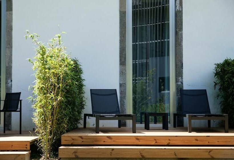 Люкс, Octant Furnas