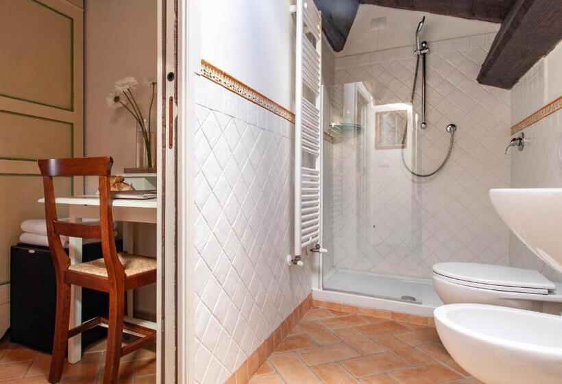 带1个卧室的带阳台的公寓, Antica Residenza Montereano